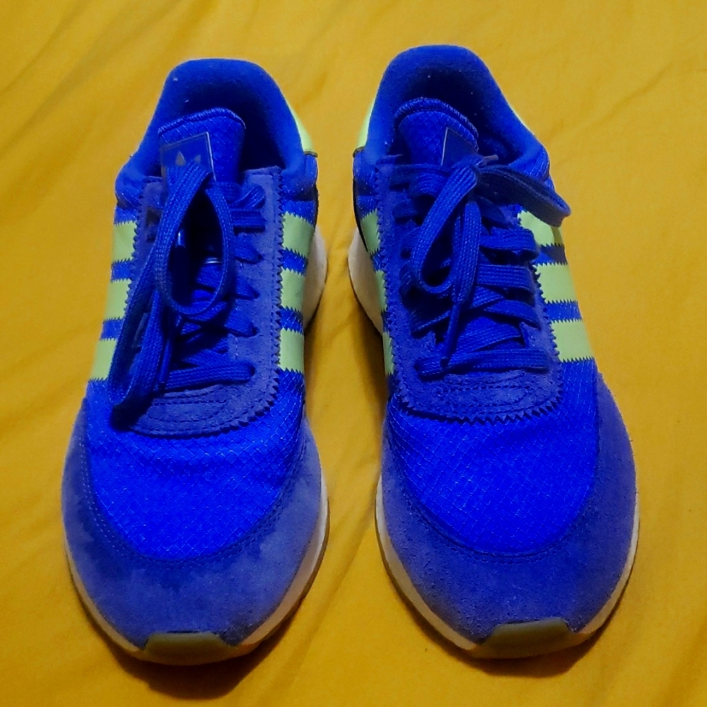 Adidas women's Sneakers 👟 Like New 👍
